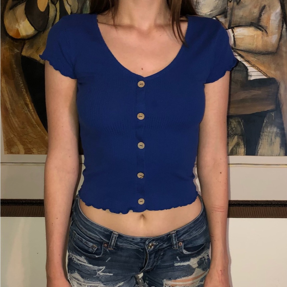 Cute bright blue crop top, stretchy
